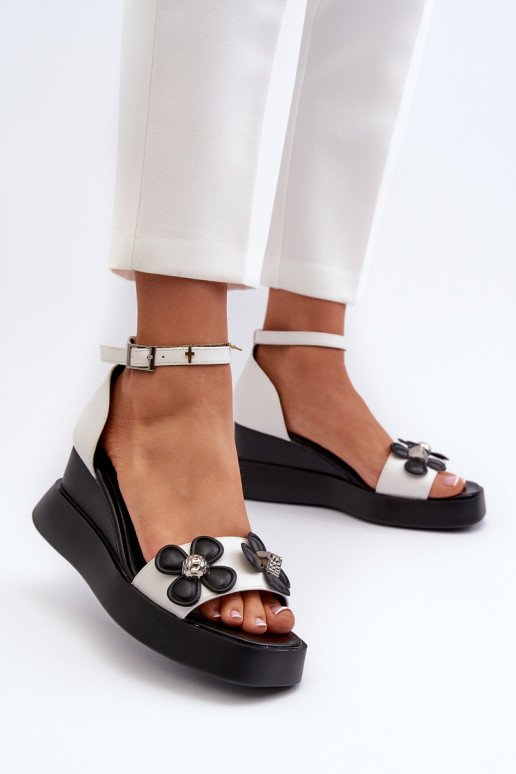 Women's Platform and Wedge Sandals with Flowers White Foviana