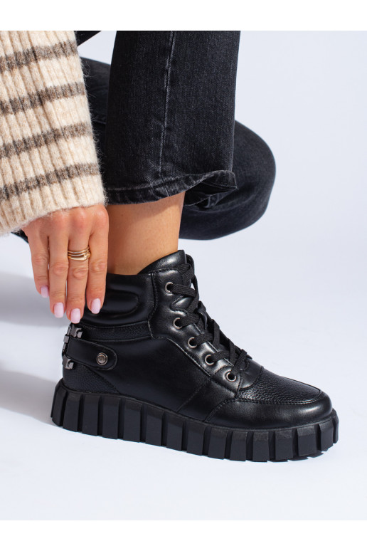 Sporty style women's boots Potocki black with platform