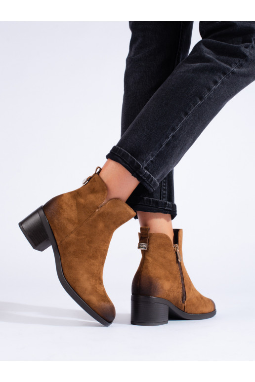 Brown color women's boots on a low post Vinceza