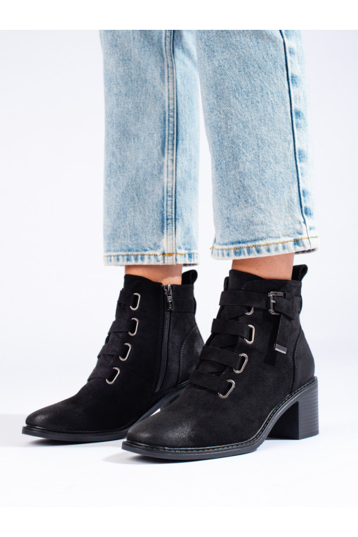 Women's boots on the heel black