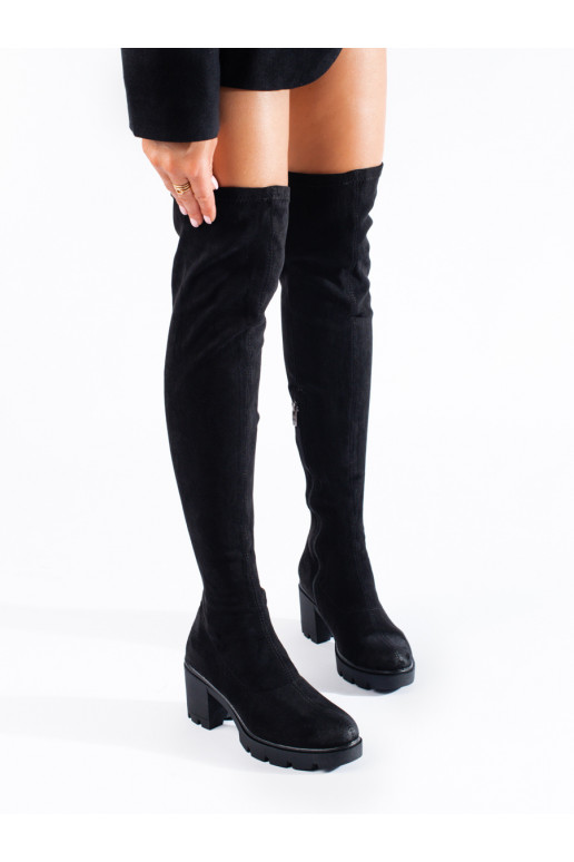 Boots on the heel black