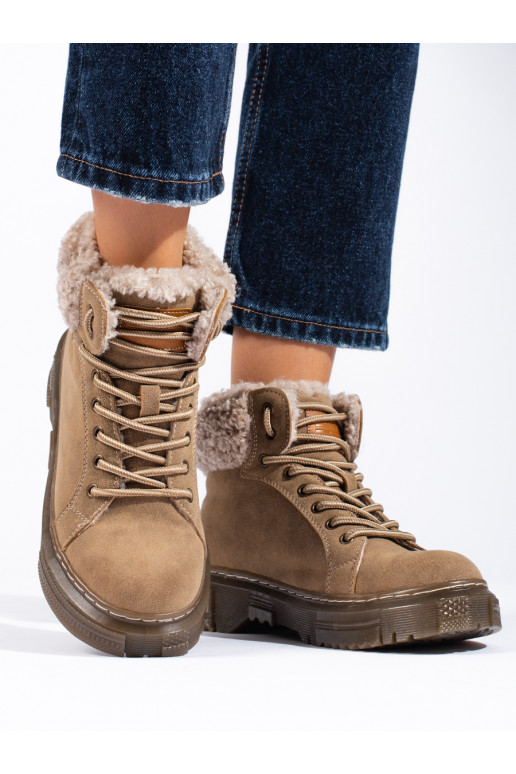 Brown color boots with sheepskin