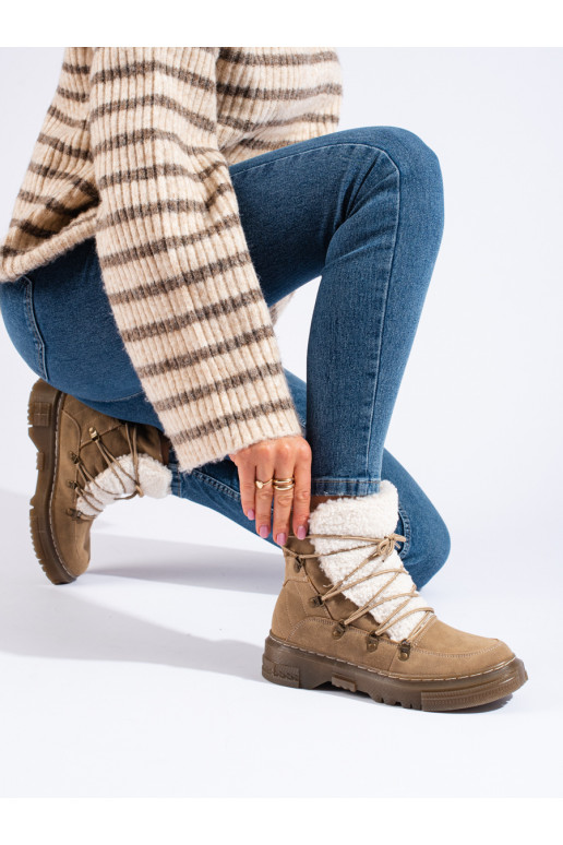 Brown color Women's snow boots with sheepskin