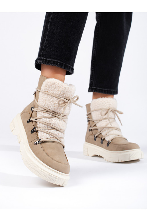 beige Women's snow boots with sheepskin