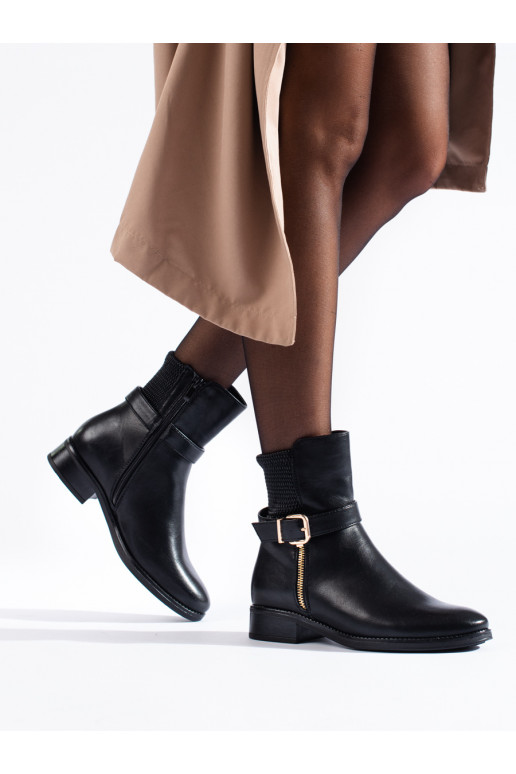 Women's boots above the ankle flat black