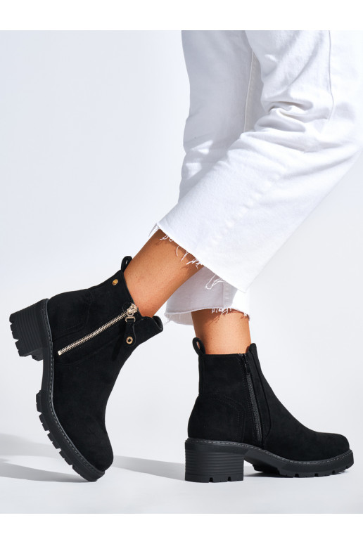 black women's boots z ozdobnym zamkiem