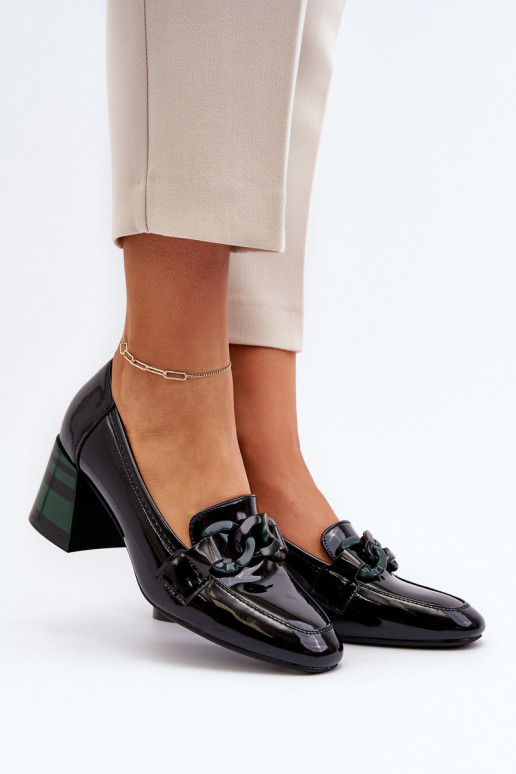 Black Patent Leather Pumps with Chain Paliotte