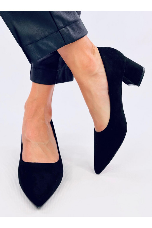 Shoes on a low heel FARRIN BLACK