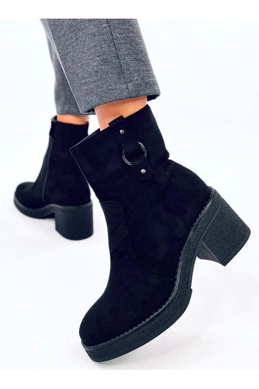 Boots with a wide heel COOKE BLACK