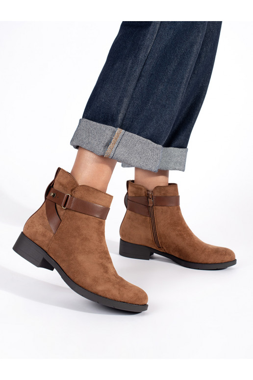 Brown color of suede women's boots