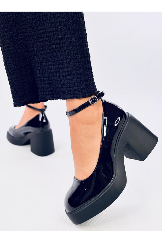 Shoes on a wide heel TERMET BLACK