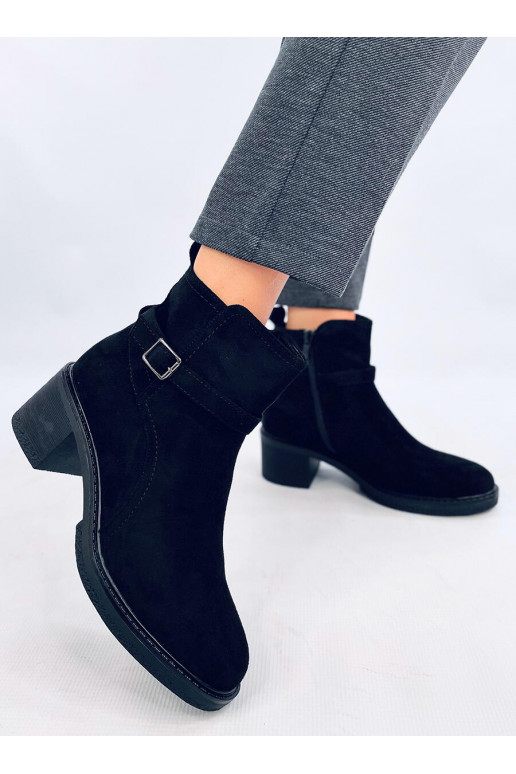 Boots with a wide heel ARETHA BLACK