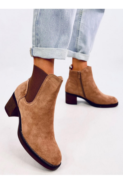 Boots with a wide heel FILL BEIGE