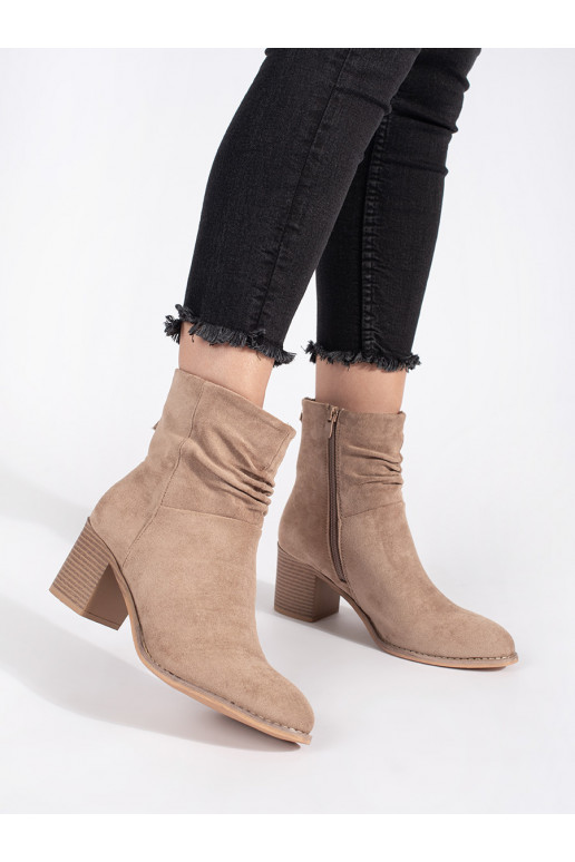 beige of suede women's boots with a ruffled upper