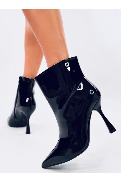 Lacquered boots on a high heel SYLVIA BLACK