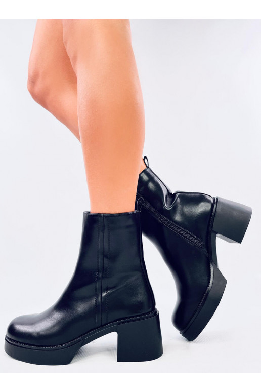 Boots on a stable heel RUFFIN BLACK