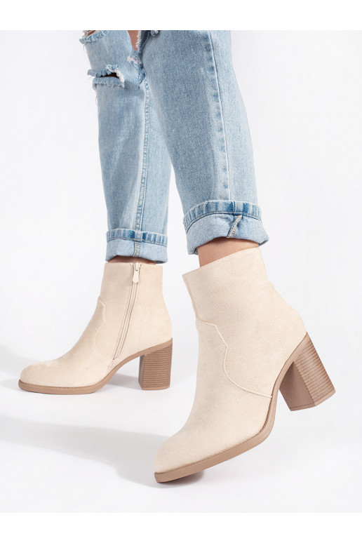 beige of suede classic women's boots on the heel