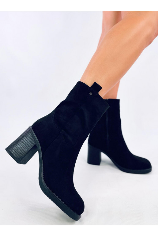 Boots with a wide heel SALIFI BLACK