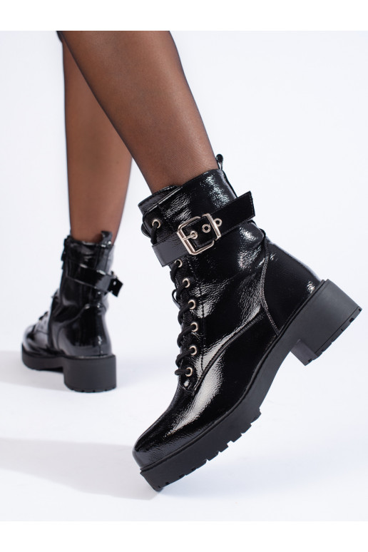 with lacquer effect women's boots with a decorative buckle