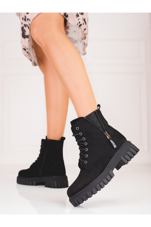 Women's boots laced with a decorative upper black