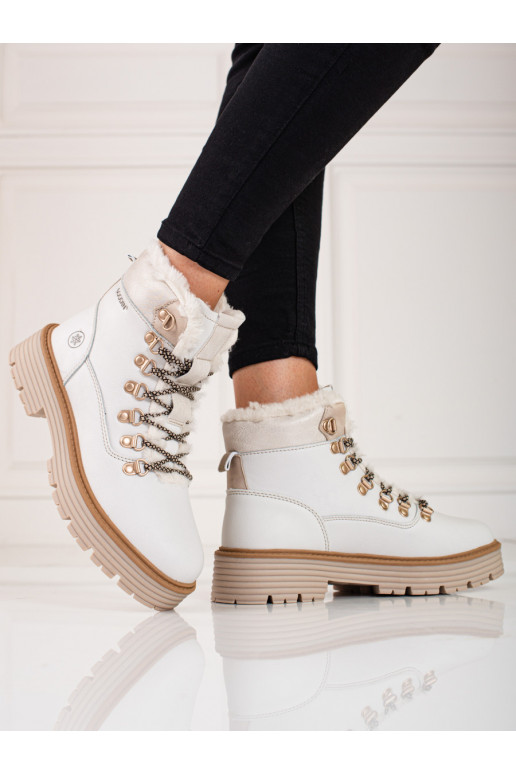 White color Women's boots