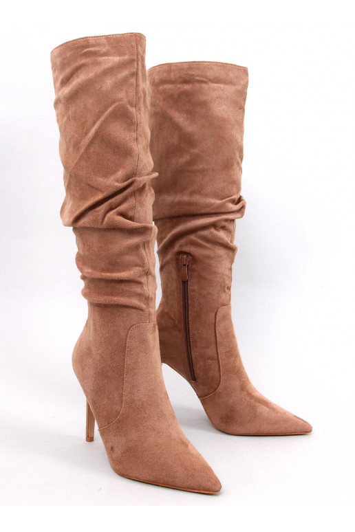 boots classic on a high heel DANIELLE CAMEL with a slight flaw