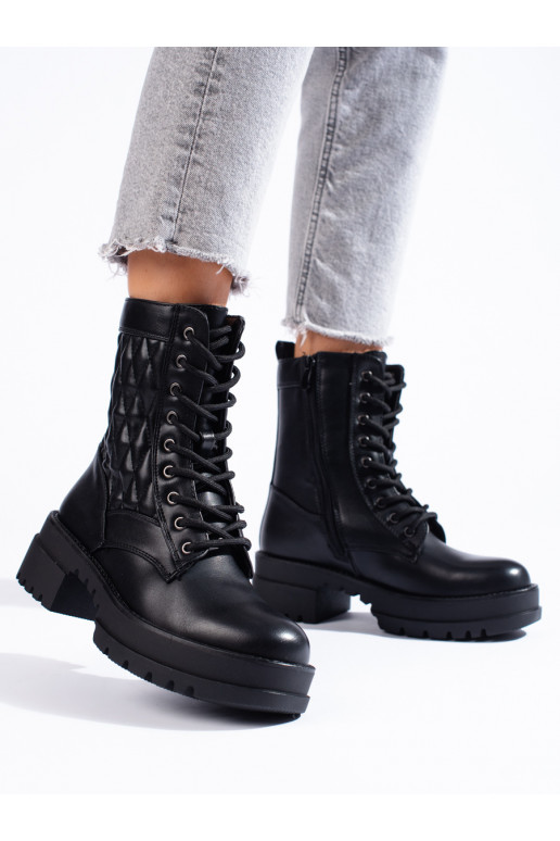 Women's boots with a ruffled upper