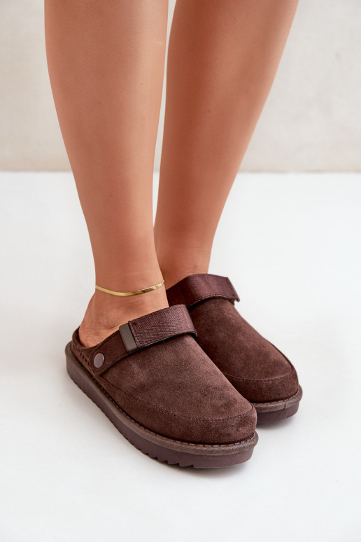 Insulated women's slippers on platform chocolate Neliel