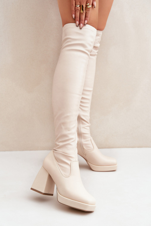 Fitted knee-high boots with a heel in light beige Sanniraen