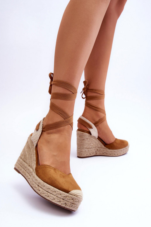 Tied Sandals On A High Wedge Camel Lendy