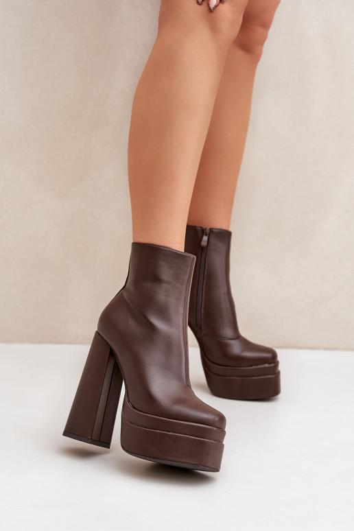 Boots On Massive Platform And Heel Insulated Chocolate Selahra