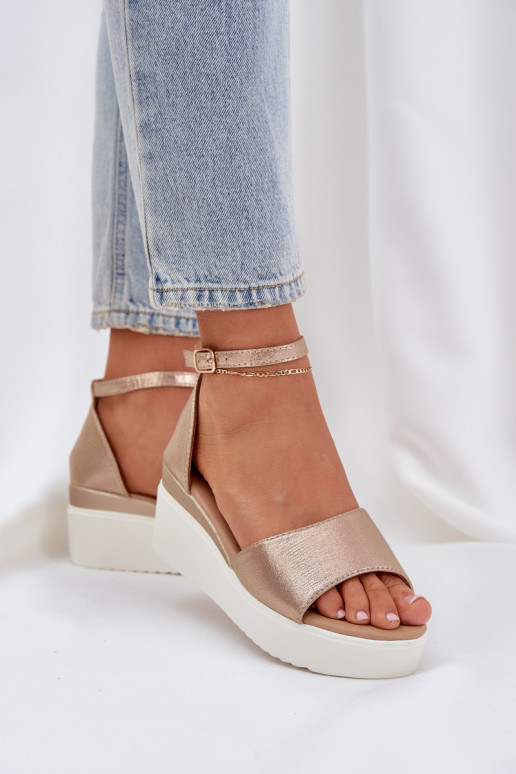 Lightweight Sandals On A Platform And Delicate Wedge Gold Gillifia