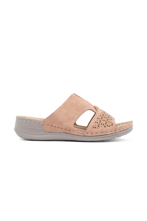 Slippers on a low wedge powder pink