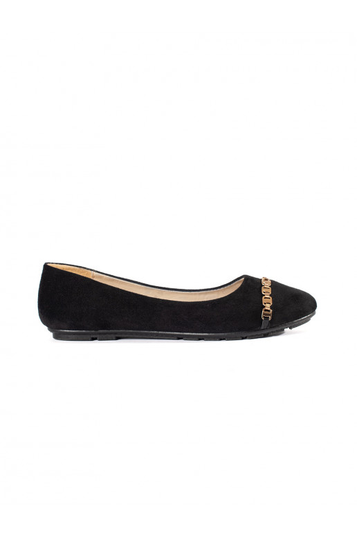 black flat ballerinas