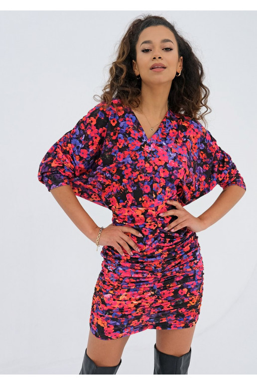 Marisa - Fitted mini dress with a pink flowers print